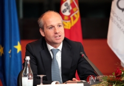Conferência da APIFARMA: “Investigação e Desenvolvimento – Uma aposta em mais e melhores medicamentos”